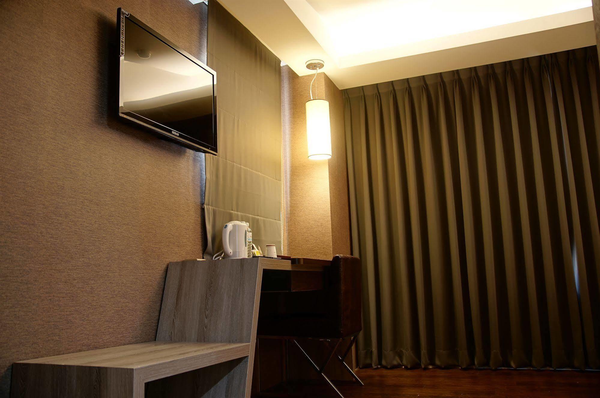Talmud Business Hotel - Zhongshan Taichung Exterior foto